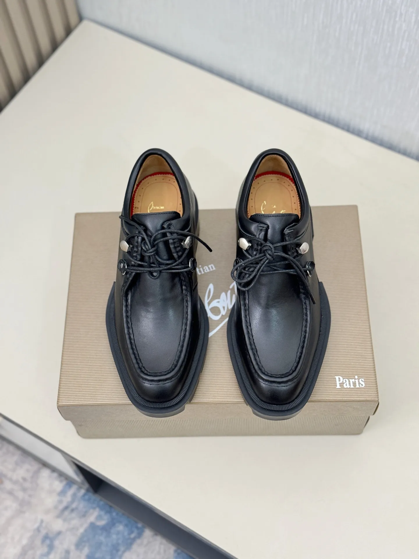 [CL～High-end men’s red-soled shoes] Top P: 880💰. Size: 39-44 (38.45.46 can be customized) 🆑Top original order purchasing agent Imported open-edge bead fabric and water-dyed cowhide inside 🉑️ Imported TPU rubber sole, wear-resistant and non-slip, full of European style.